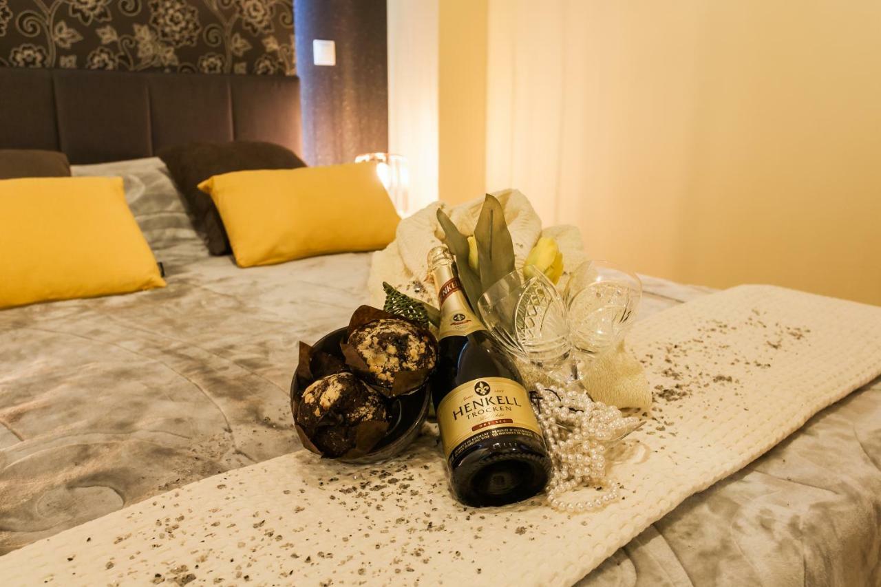 Safe, Central, Smart Double Rooms In Apartment, Next Metro Station Walk To Acropolis Athens Exterior photo